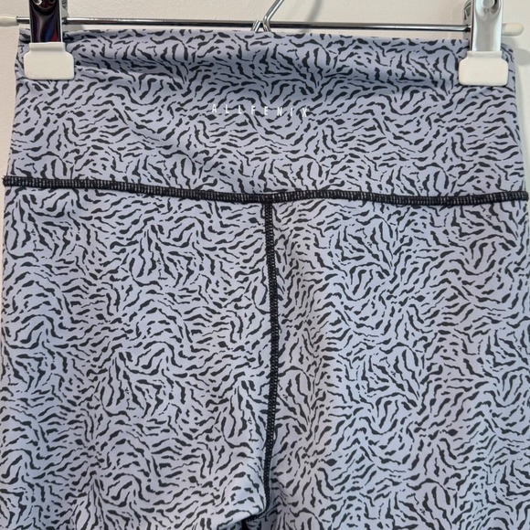 Allfenix Anthropologie Powder Cheetah 7/8 High Waist Leggings Size M - Picture 4 of 8